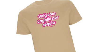 Samarretes amb frases: vestir amb humor i identitat catalana